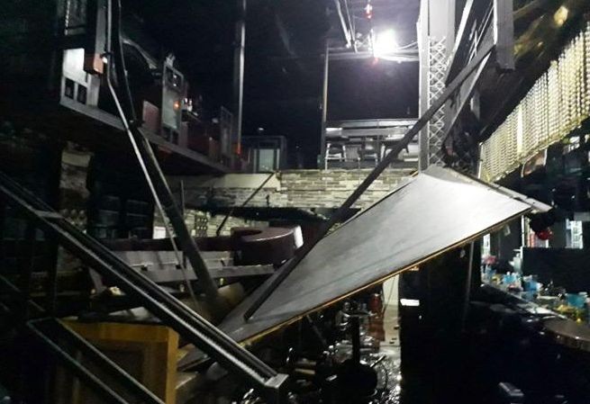 韓國光州一酒吧27日發生坍塌事故，造成參加2019光州游泳世錦賽的8位選手受傷。圖為酒吧坍塌現場一瞥。（圖源：互聯網）