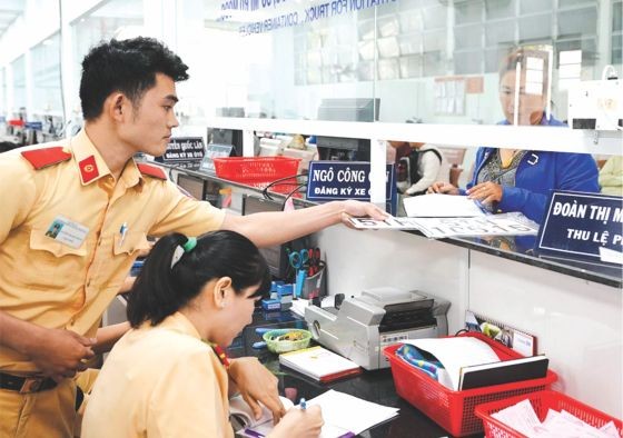 本市車輛註冊手續只須兩個工作日完成。（圖源：互聯網）