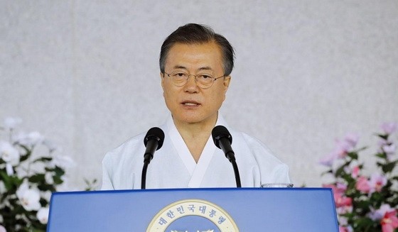 文在寅在光復節紀念儀式上發表講話。（圖源：韓聯社）