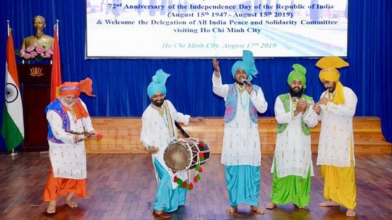 招待會上文藝表演節目助興。（圖源：市黨部新聞網）