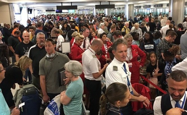 美國海關及邊防局一度因大規模電腦故障，而令各地機場陷入癱瘓。（圖源：互聯網）