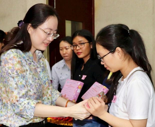 本市頒發179阮氏明開獎助學金 ảnh 1