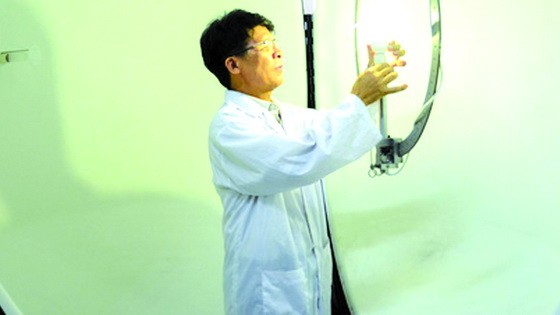 河內百科大學一位博士在物理技術院工作。