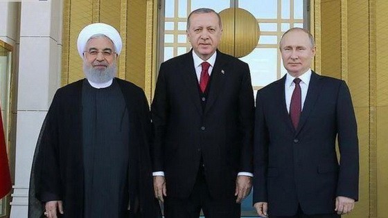 魯哈尼、埃爾多安及普京合照。 （圖源：互聯網）