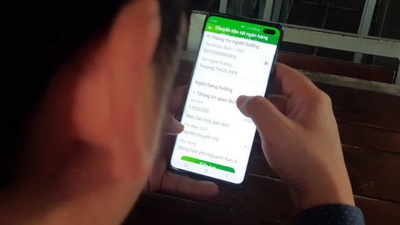 不使用現金，家長可選擇多種付款方式給孩子交學費。