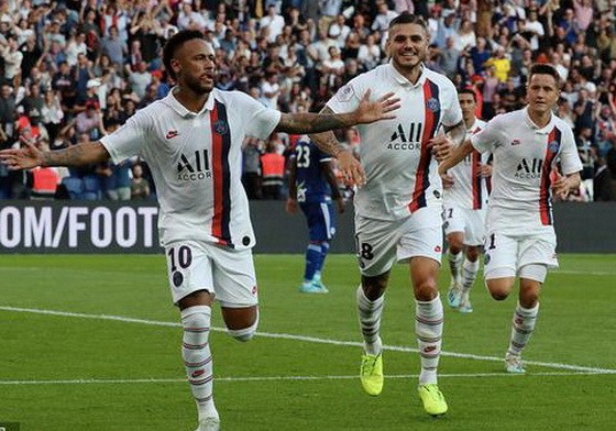 內馬爾（左一）。（圖源：互聯網）