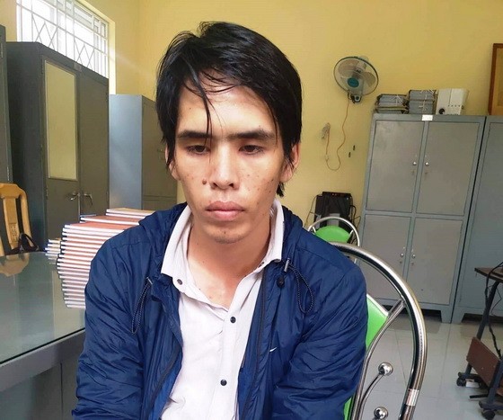 被抓獲的盜賊黎日光。（圖源：邊和SBC）