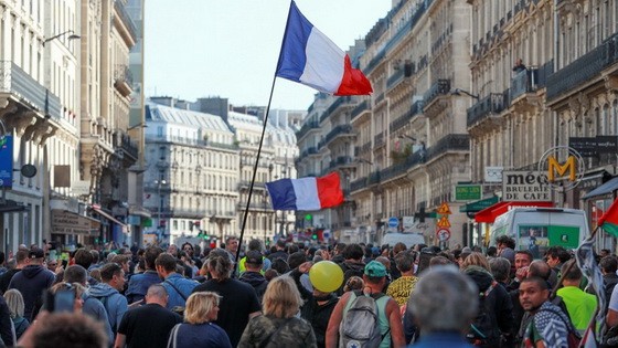 9月21日，“黃背心”運動第45週，大量示威者湧上巴黎街頭。（圖源：IC Photo）