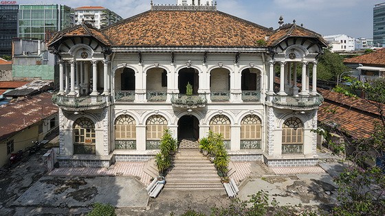 座落於武文秦街110-112號的百年老別墅。