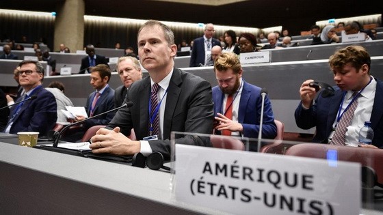 圖為美國代表 9月24日於日內瓦萬國郵政緊急會議上。（圖源：AFP）