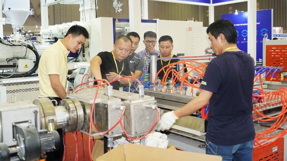 每年的塑橡膠展都吸引眾多國內外業者前往參觀與洽商。