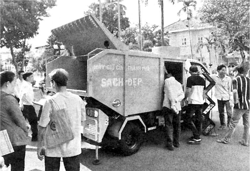 在會議上陳列的達標垃圾運載車款。