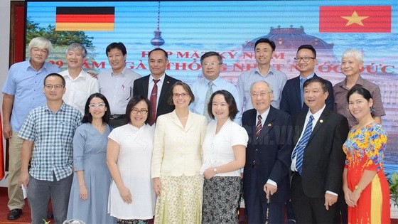 與會代表合影留念。（圖源：市黨部新聞網）