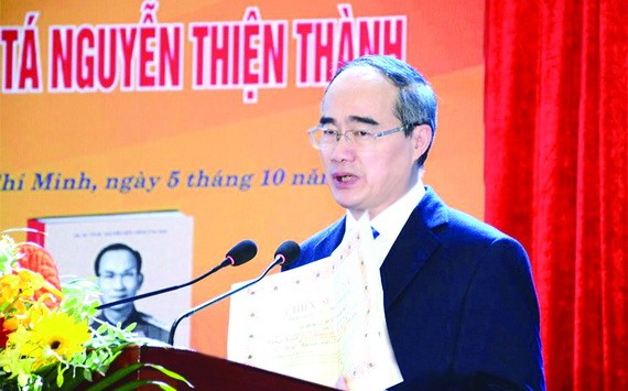 黨中央政治局委員、市委書記阮善仁為家屬代表發言。（）