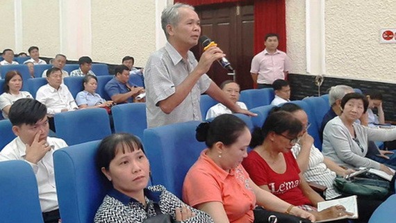 第二郡選民向國會代表提出質詢。