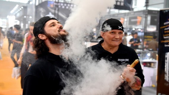 研究顯示電子煙可能導致肺癌與膀胱癌。（示意圖源：互聯網）