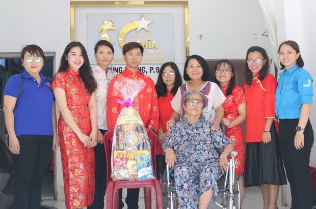 第五郡青聯會關照越華青年 ảnh 1