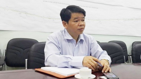 沱江自來水投資股份公司總經理阮文遜：給客戶供應的自來水源確保符合衛生部的標準。（圖源：VTC）