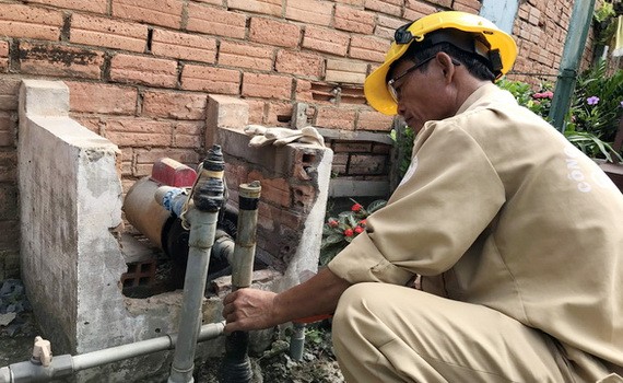 職能單位封填地下水井。（光凯）