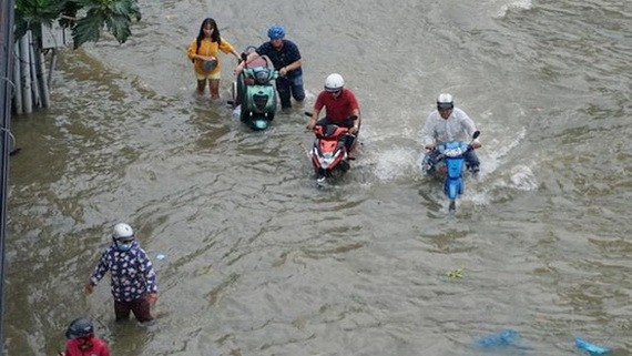 上月底潮汛大高漲時的第七郡陳春纂街一片汪洋。（圖源：嘉明）