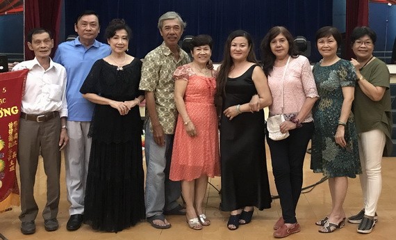 準備演出的隊伍練歌時留影。