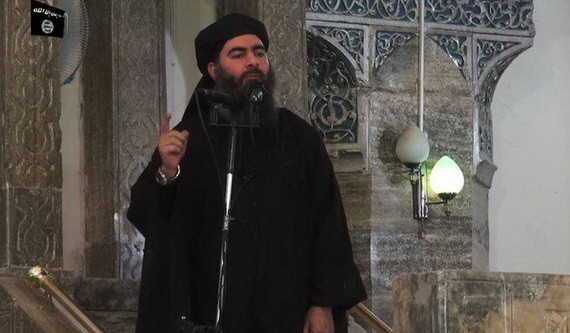 報道稱，美軍發動了一次針對巴格達迪的特別行動，其在突襲中被擊斃。圖為 IS 頭目巴格達迪2014年7月公開露面後，下落始終成謎，美國甚至懸賞上億元追緝他。（圖源：互聯網）