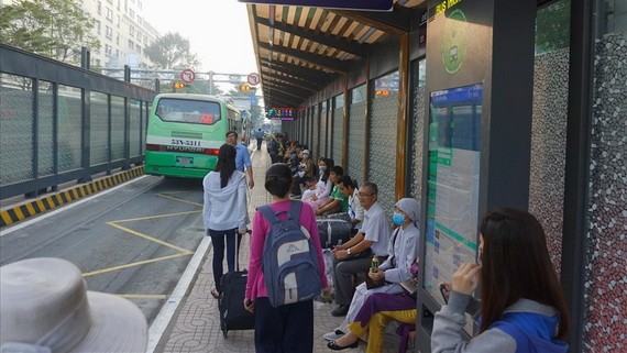 市第一郡咸宜街巴士中轉站一瞥。（圖源：Infonet）