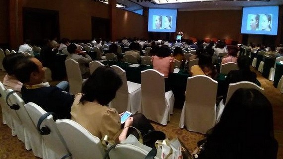 上百名美容醫生出席會議。（圖源：阮盛）