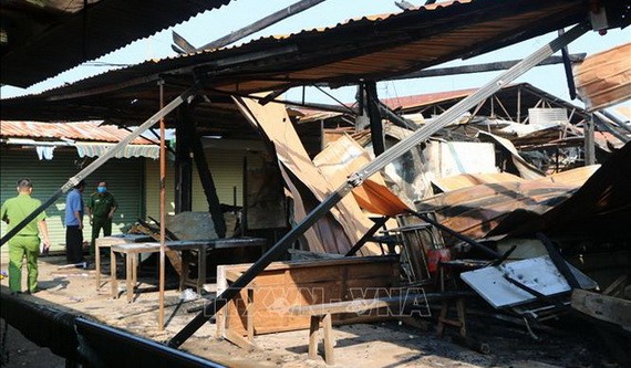 火勢熄滅後的現場一片狼藉。（圖源：越通社）