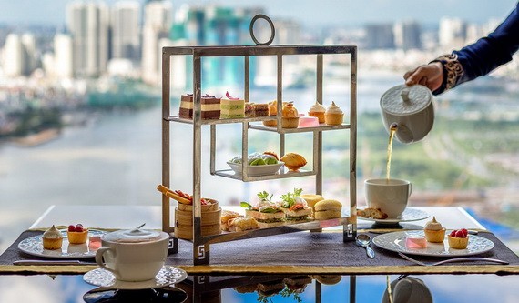 西貢萬韻酒店在“黑色星期五”優惠活動中所推介的各類烤餅及進口Dammann Freres名茶。（圖源：The Reverie Saigon）