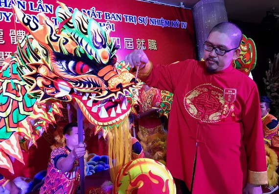 理事長陳建昌為金龍點睛開光。