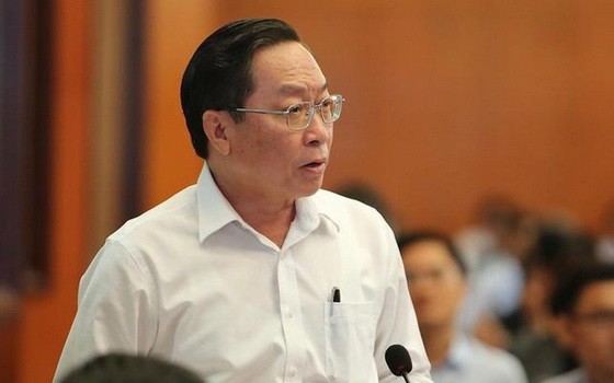 市衛生廳長阮晉丙：本市未有任何一家達到優等的美容醫院。（圖源：自忠）