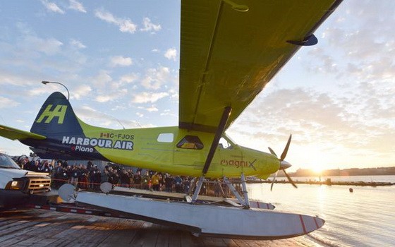 這架飛機改裝自一架水上飛機，試飛當日由海港航空公司創始人兼首席執行官格雷格·麥克杜格爾駕駛。（圖源：互聯網）
