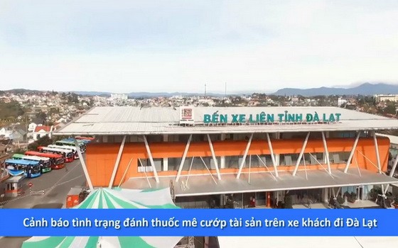 警惕在客車遭迷藥劫財手段。（圖源：視頻截圖）