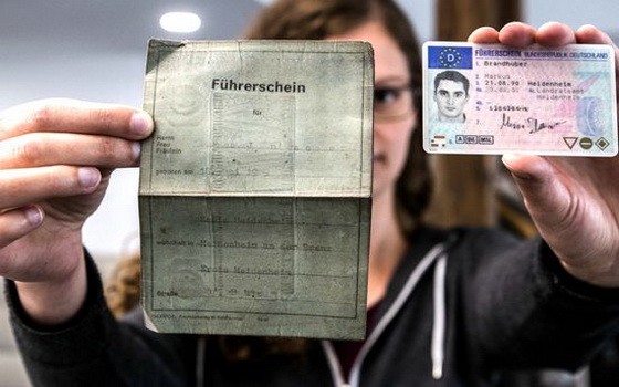 德國聯邦議會於近日修正交通管理法，新法規取消了德國駕照終身有效的規定，新駕照改為15年有效。（圖源：互聯網）