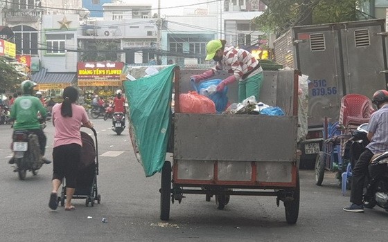 本市正推動按照符合的款式更換垃圾收集車。（圖源：互聯網）