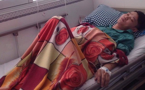 李賢正在115醫院留醫，每天打點滴。