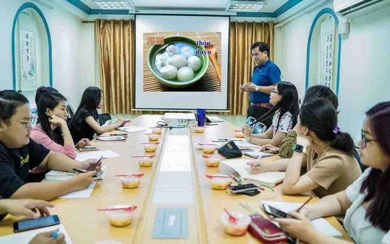 仁華國際華語學校舉行“冬至專題”活動一瞥。