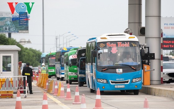 自今(1)日起，誤駛入自動收費車道被罰 200 萬元。（示意圖源：VOV）