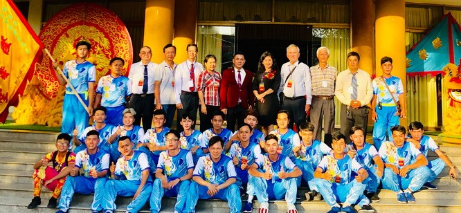 龍華堂龍獅團是新安市華人關帝廟組織的龍獅團。