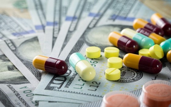 當地時間1日起，輝瑞、葛蘭素史克及賽諾菲等全球大藥廠，計劃調漲美國逾200種處方藥價。（示意圖源：互聯網）