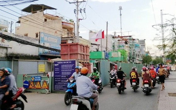 自本月17日(即臘月廿三日)至下月1日(即正月年初八)，在本市挖掘道路建裝技術基礎設施工程都必須暫停施工。（圖源：秋偵）