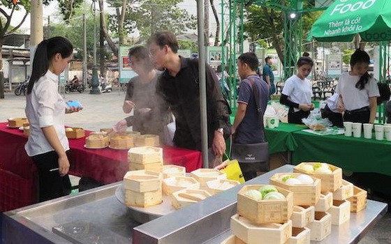 華人特色美食深受食客青睞。