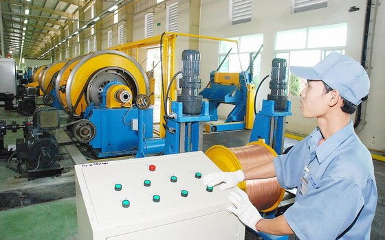 一家合資公司生產電纜一瞥。