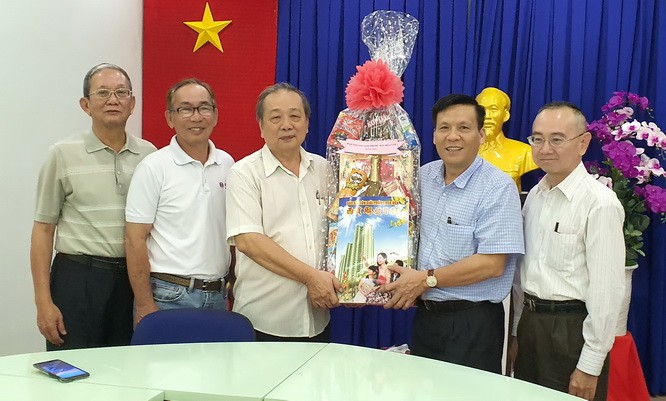 本報向各華人單位拜年 ảnh 4