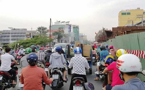 泵橋項目施工區在高峰時段常堵塞。