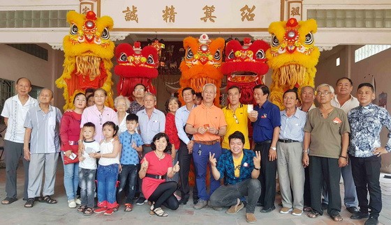 徐氏宗親團拜合照。