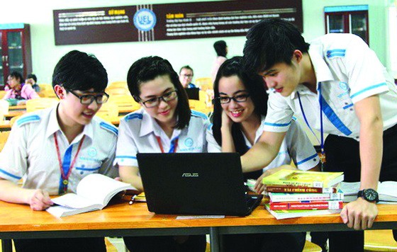 市國立大學旗下單位學生在交流。（圖源：互聯網）