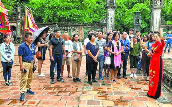 我國遊客在長安歷史遺跡區參觀。（圖源：互聯網）