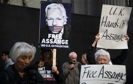 美三藩市民眾集會聲援阿桑奇。（圖源：互聯網）